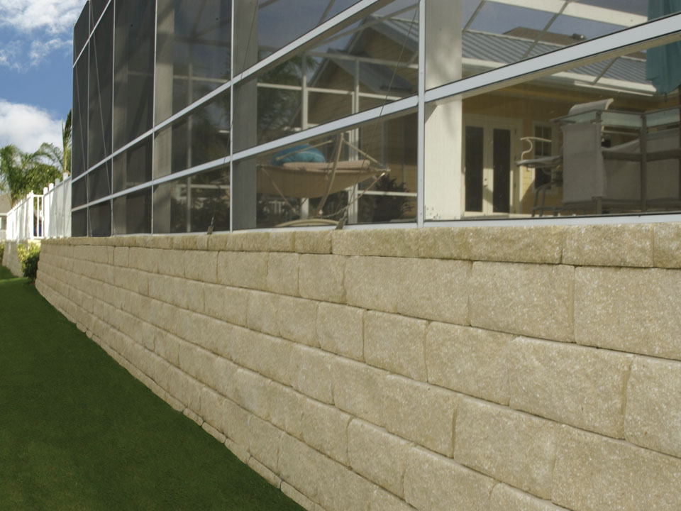 Close view of a commercial Diamond Pro stone cut retaining wall